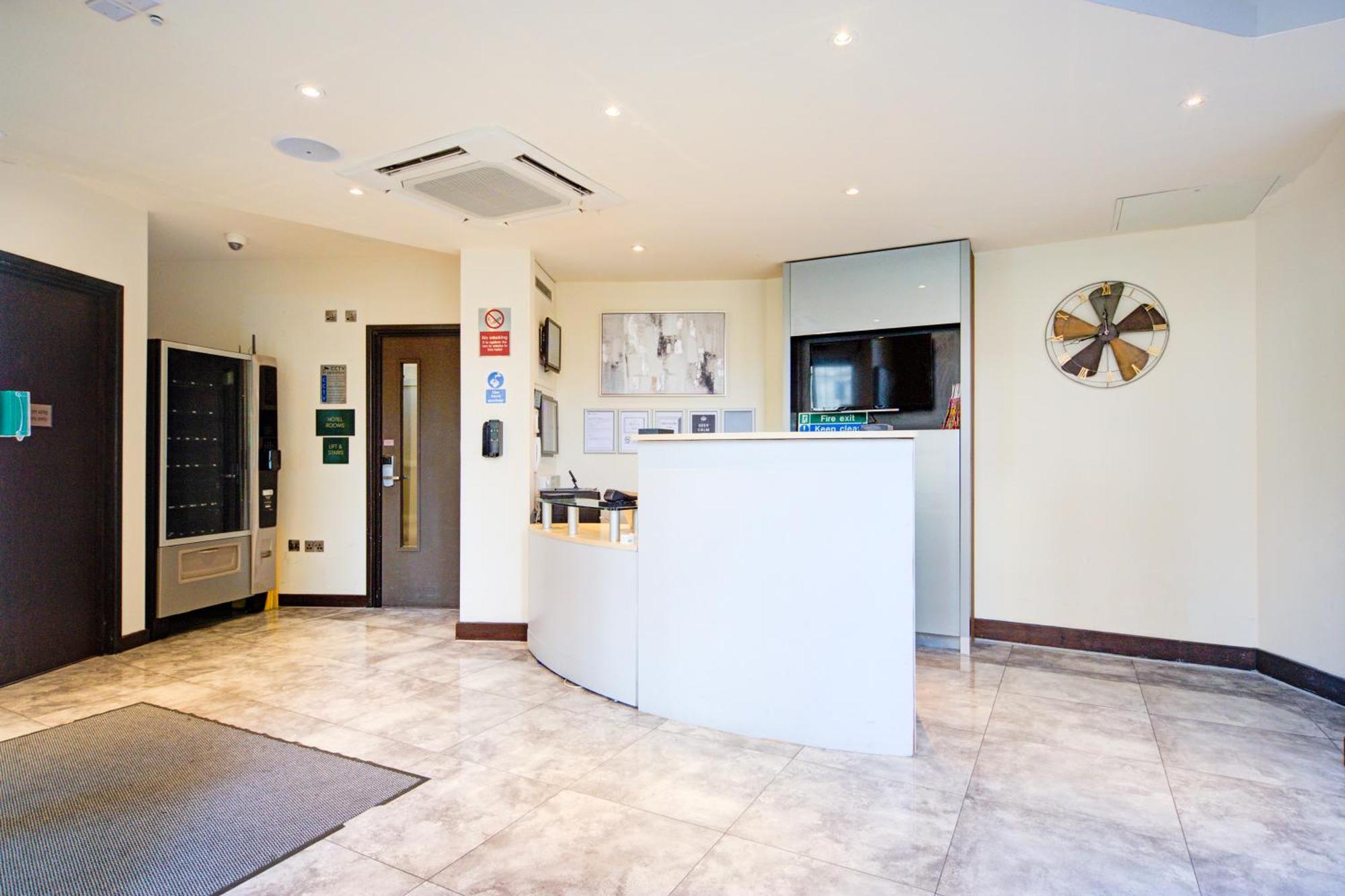 Belvilla Newport City Centre Hotel - Lifestyle ภายนอก รูปภาพ