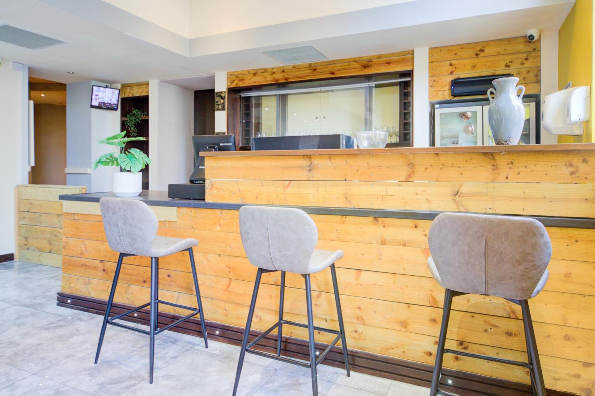 Belvilla Newport City Centre Hotel - Lifestyle ภายนอก รูปภาพ